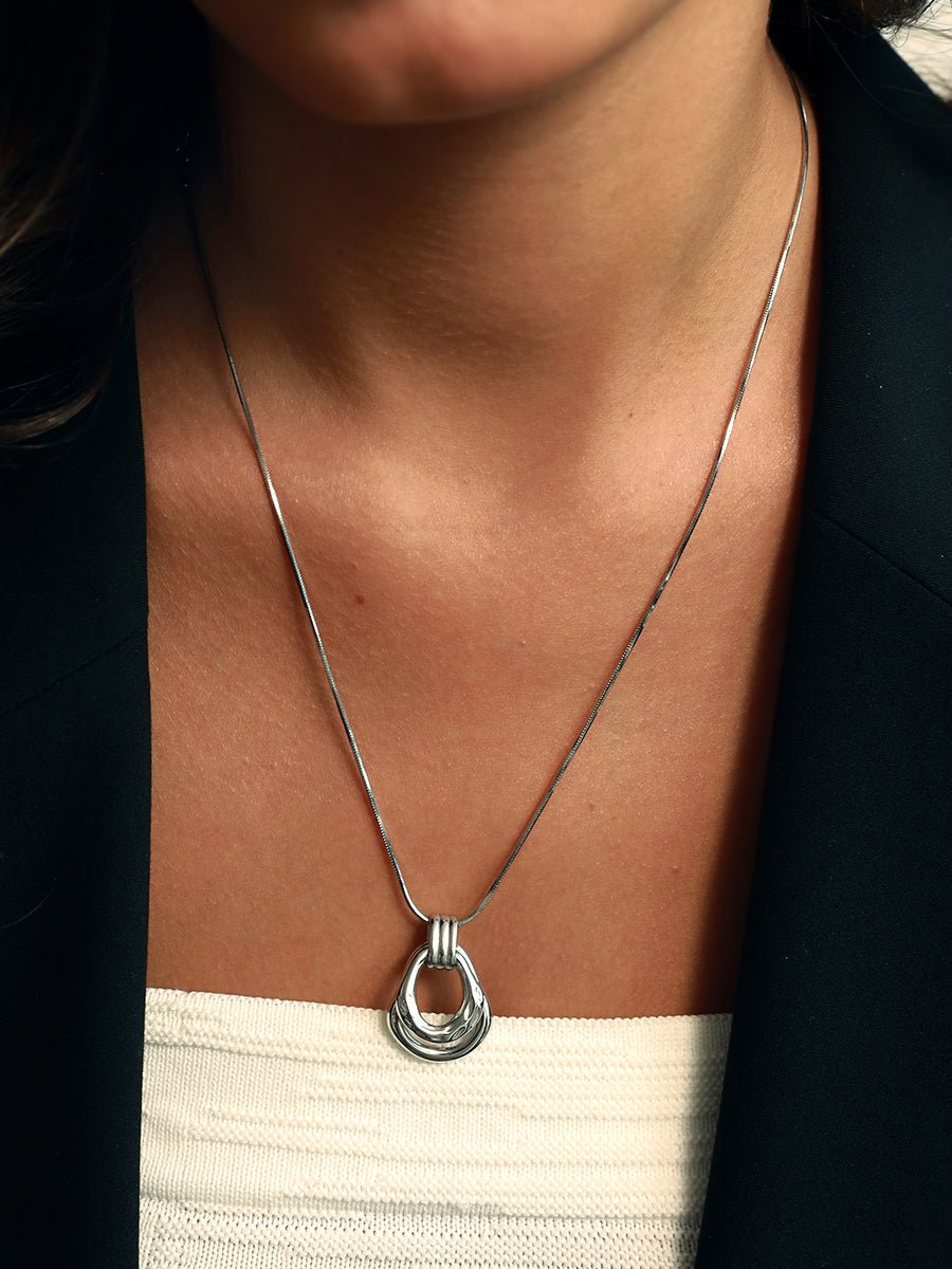 EmyriLunara Interlock NecklaceEmyriNecklacesSilber