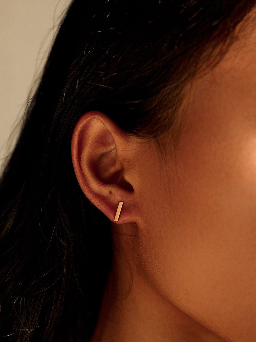EmyriLume Bar StudsEmyriEarringsGold