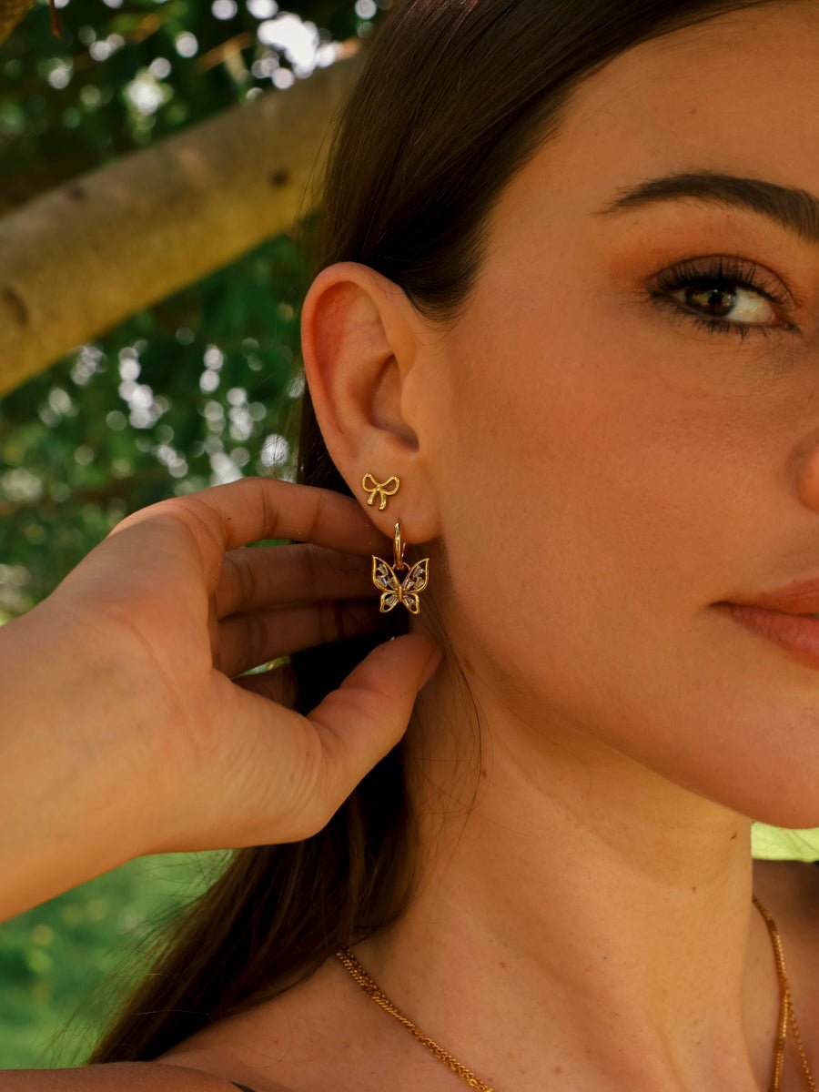 EmyriLia Bow StudsEmyriEarringsGold